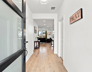 1308 Parkdale Street - Photo Thumbnail 2