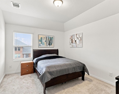 1308 Parkdale Street - Photo Thumbnail 18