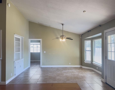 812 Countrywood Lane - Photo Thumbnail 6