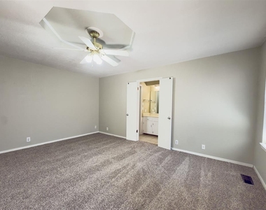 812 Countrywood Lane - Photo Thumbnail 28