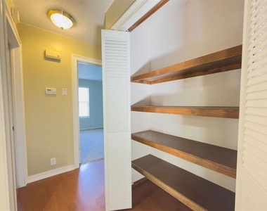 812 Countrywood Lane - Photo Thumbnail 26