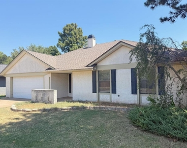 812 Countrywood Lane - Photo Thumbnail 1
