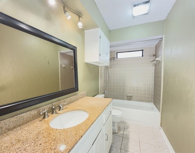 812 Countrywood Lane - Photo Thumbnail 24