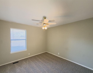 812 Countrywood Lane - Photo Thumbnail 20