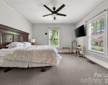 405 Walnut Avenue - Photo Thumbnail 9