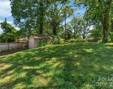 405 Walnut Avenue - Photo Thumbnail 16