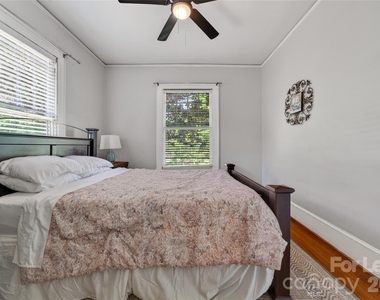 405 Walnut Avenue - Photo Thumbnail 13