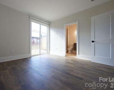 1300 E 10th Street - Photo Thumbnail 6