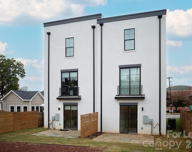 1300 E 10th Street - Photo Thumbnail 17