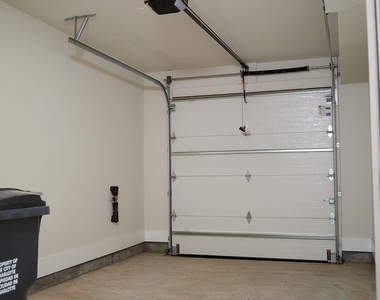 1300 E 10th Street - Photo Thumbnail 19