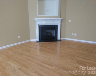 1510 Royal Auburn Avenue - Photo Thumbnail 1