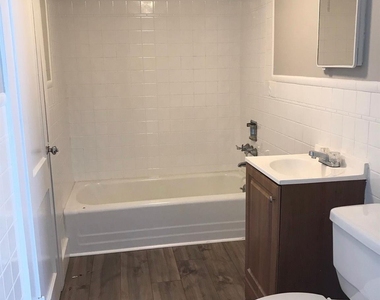 213 W King Street - Photo Thumbnail 4