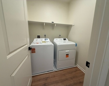 25189 Hunter Avenue - Photo Thumbnail 13