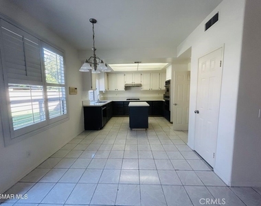 1407 Oak Trail Street - Photo Thumbnail 3