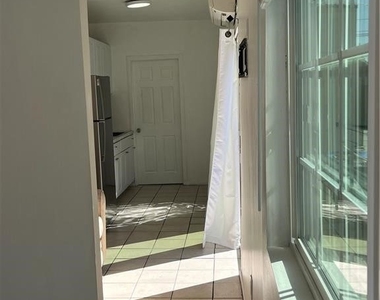 8561 Orion Av - Photo Thumbnail 7