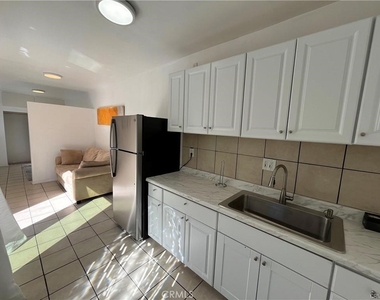 8561 Orion Av - Photo Thumbnail 2