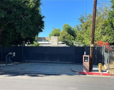 8561 Orion Av - Photo Thumbnail 6