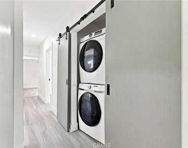 5527 Beckford Avenue - Photo Thumbnail 19