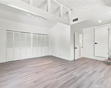 5527 Beckford Avenue - Photo Thumbnail 22