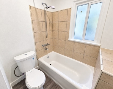 1163 E 46th - Photo Thumbnail 4