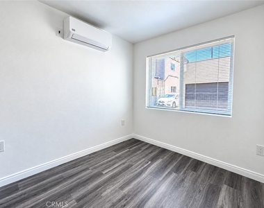 925 N Washington - Photo Thumbnail 2