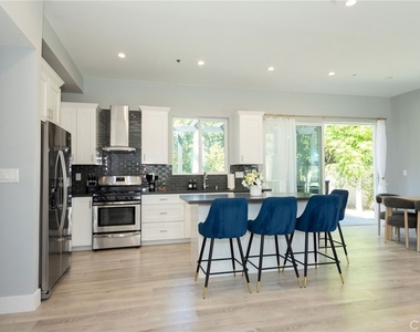 5849 Shirley - Photo Thumbnail 3
