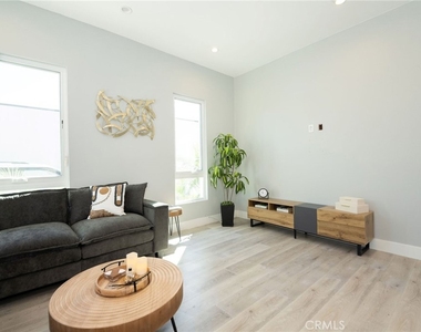 5849 Shirley - Photo Thumbnail 5