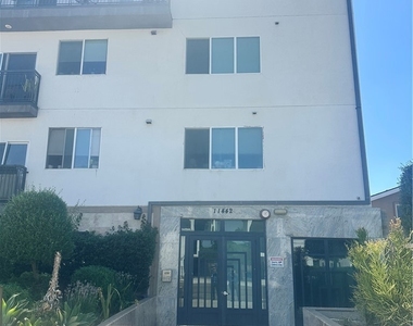 11442 Victory Boulevard - Photo Thumbnail 2