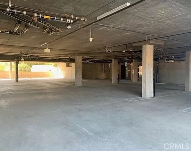 11442 Victory Boulevard - Photo Thumbnail 7