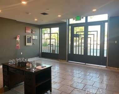 11442 Victory Boulevard - Photo Thumbnail 6