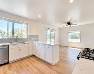 230 Mira Mar Avenue - Photo Thumbnail 10