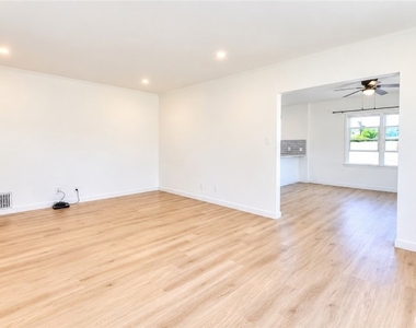 230 Mira Mar Avenue - Photo Thumbnail 8