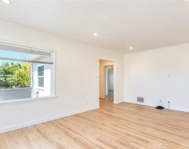 230 Mira Mar Avenue - Photo Thumbnail 7