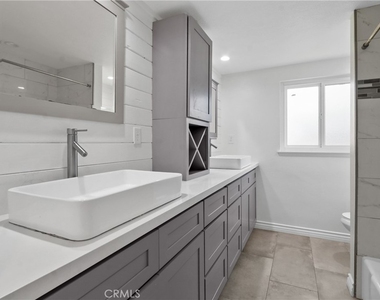 10925 Newcomb Avenue - Photo Thumbnail 11