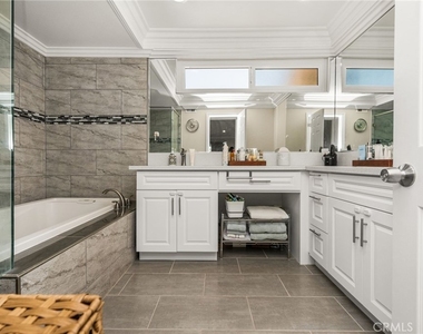 642 Colonial - Photo Thumbnail 44