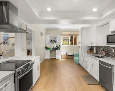 642 Colonial - Photo Thumbnail 27