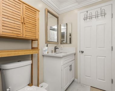 642 Colonial - Photo Thumbnail 35