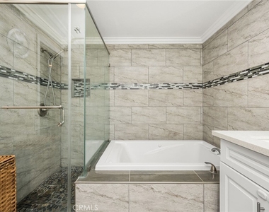 642 Colonial - Photo Thumbnail 45