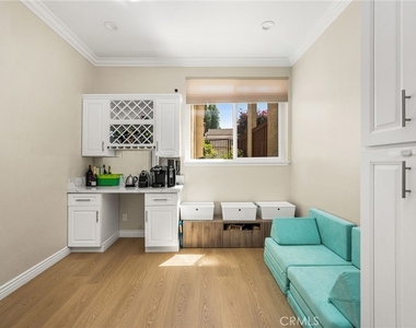 642 Colonial - Photo Thumbnail 30