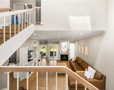 642 Colonial - Photo Thumbnail 8