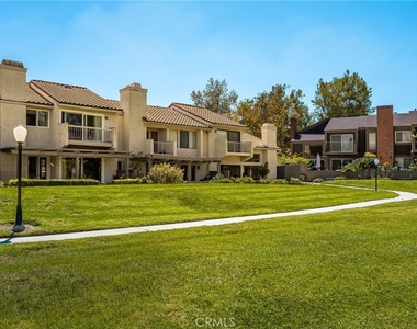 642 Colonial - Photo Thumbnail 25