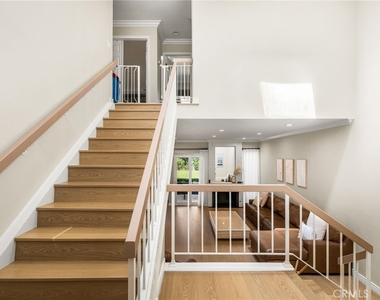 642 Colonial - Photo Thumbnail 7