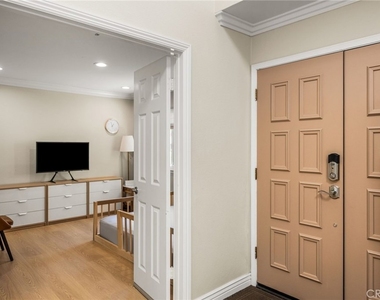 642 Colonial - Photo Thumbnail 32