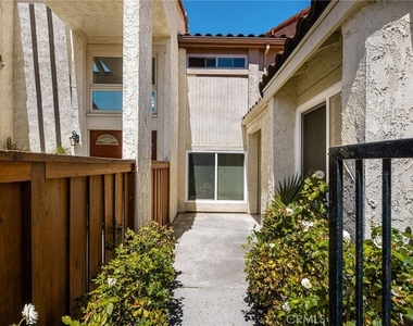 642 Colonial - Photo Thumbnail 5