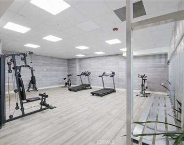 1598 Long Beach Boulevard - Photo Thumbnail 15