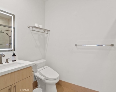 1598 Long Beach Boulevard - Photo Thumbnail 7