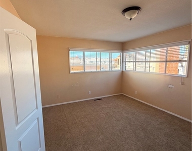 210 29th Street - Photo Thumbnail 1