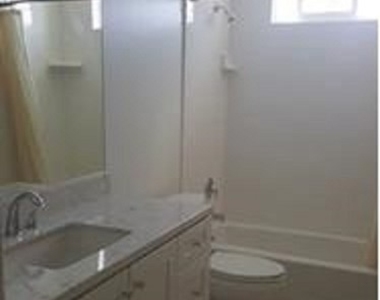 3958 Green Ave - Photo Thumbnail 1