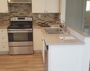 3958 Green Ave - Photo Thumbnail 5