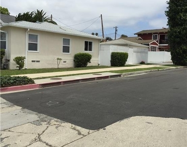 962 W Paseo Del Mar - Photo Thumbnail 2